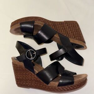 Sofft “Cassidy” Black Leather Wedge Sandals with buckle women’s size 9